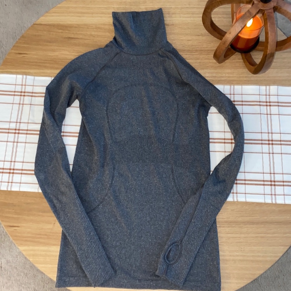 Lululemon turtleneck